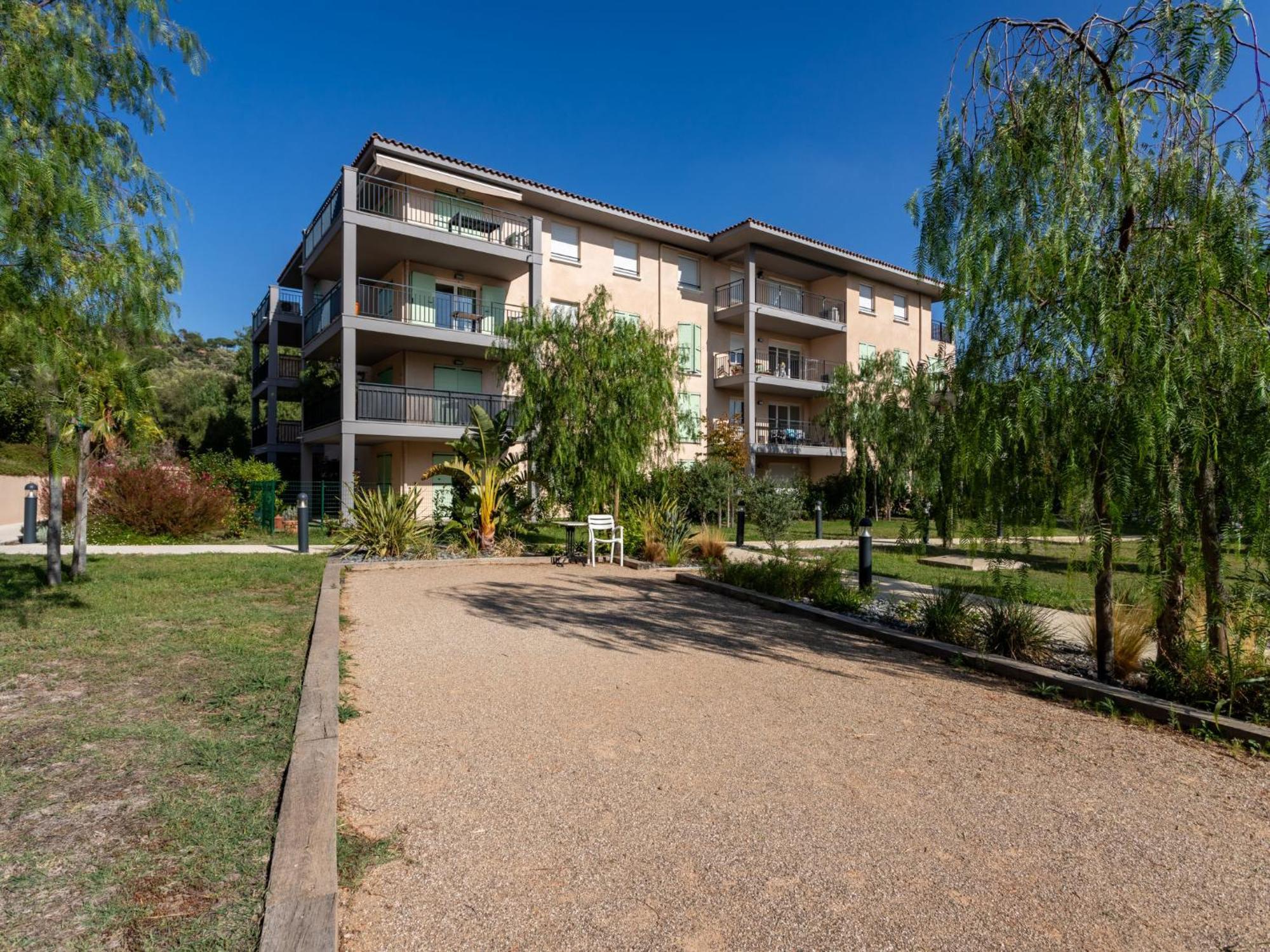 Apartment Le Clos Jardin-1 By Interhome Bormes-les-Mimosas Exterior foto